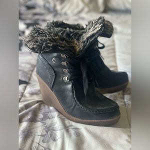 Mossimo Wedge Ankle Boots Womens Size 9 Kamea Faux Fur Leather Fold Over